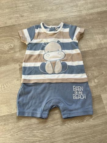 Combinaison neuve imprime hippopotame 6mois