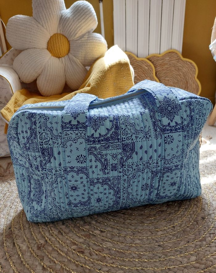 Sac week-end, à langer imprimé bandana bleu La p'tite cachottière - photo numéro 8