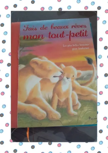 Livre avec 6 histoires.