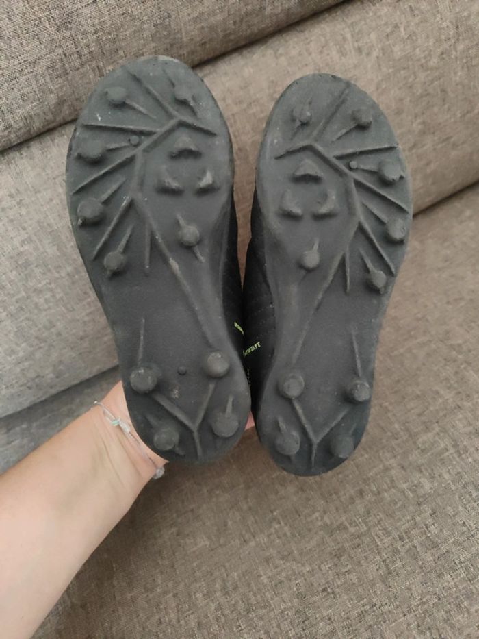 Chaussures foot taille 30 - photo numéro 2