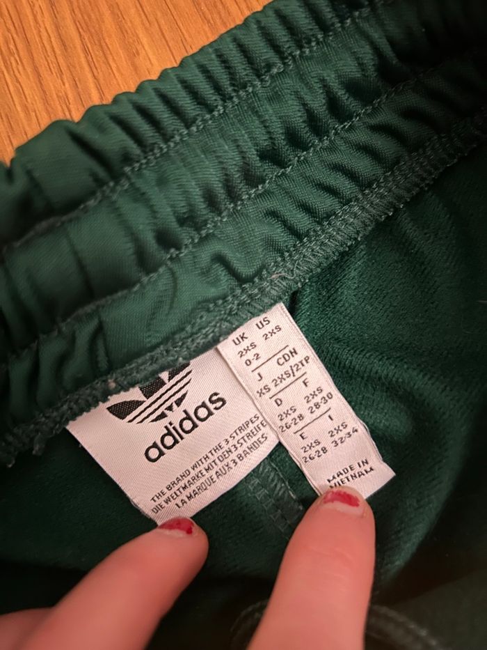Jogging Adidas vert – 2XS – État neuf - photo numéro 3