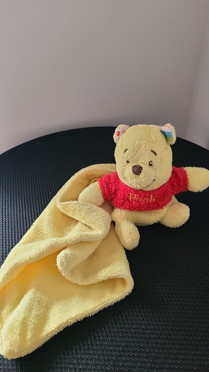 doudou winnie mouchoir