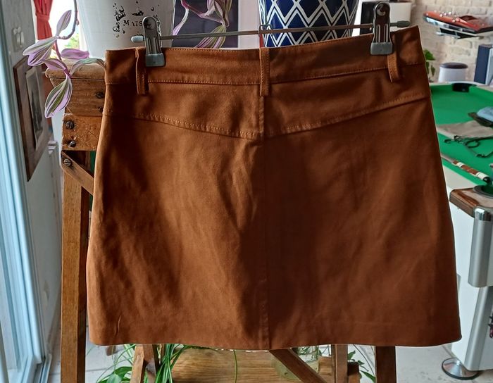 Jupe courte - photo numéro 2