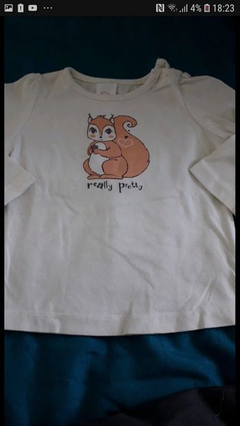 Adorable petit haut fille taille 6 mois