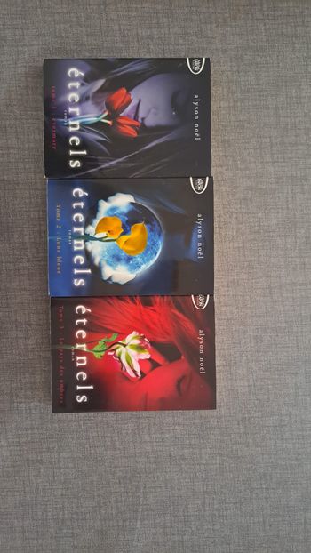 Lot livre éternel poche