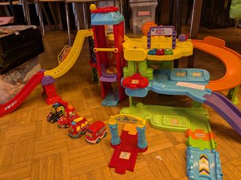 Garage+ tremplin + 4 tututs