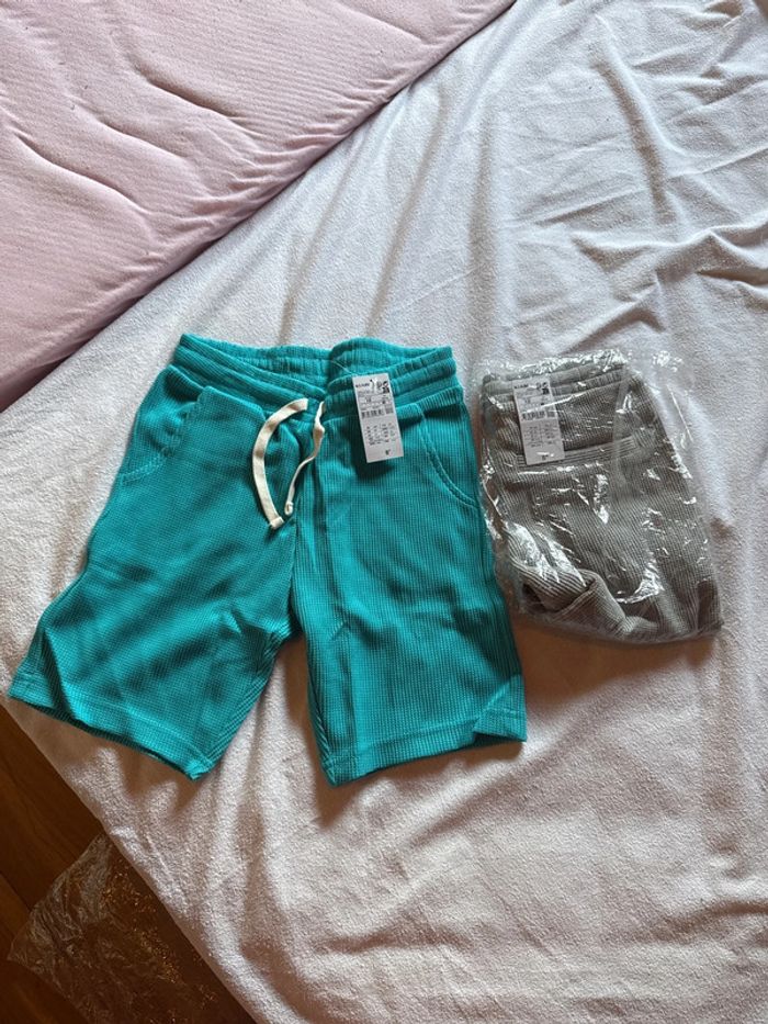 Lot de 2 shorts garçon taille 8 ans neufs avec étiquette