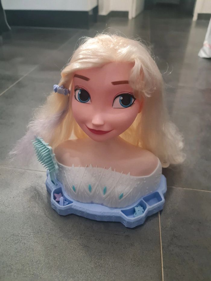 Tête à coiffer reine des neiges