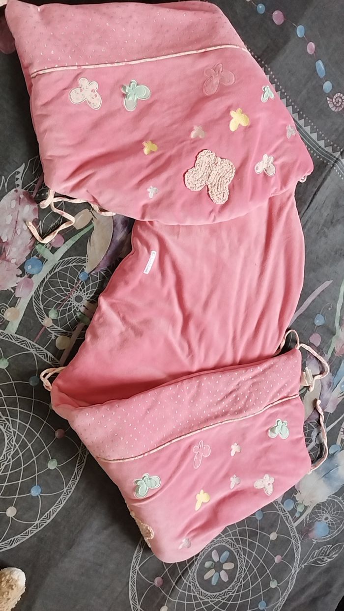 Tour de lit rose - photo numéro 2