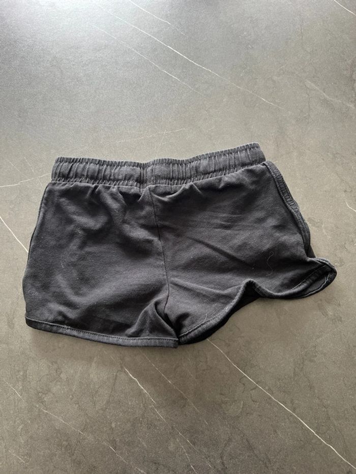 Short noir - photo numéro 4