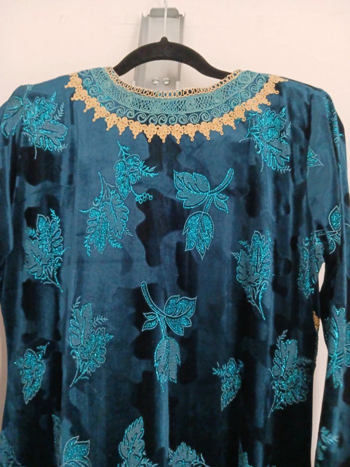 Robe velours  marocaine Taille 40 - photo numéro 6