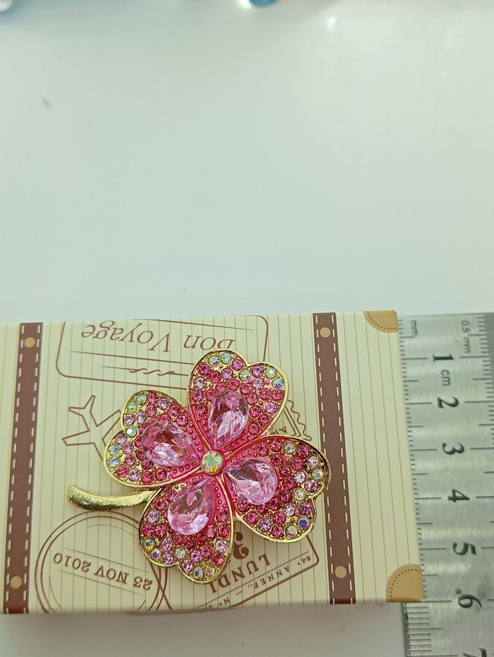 Broche