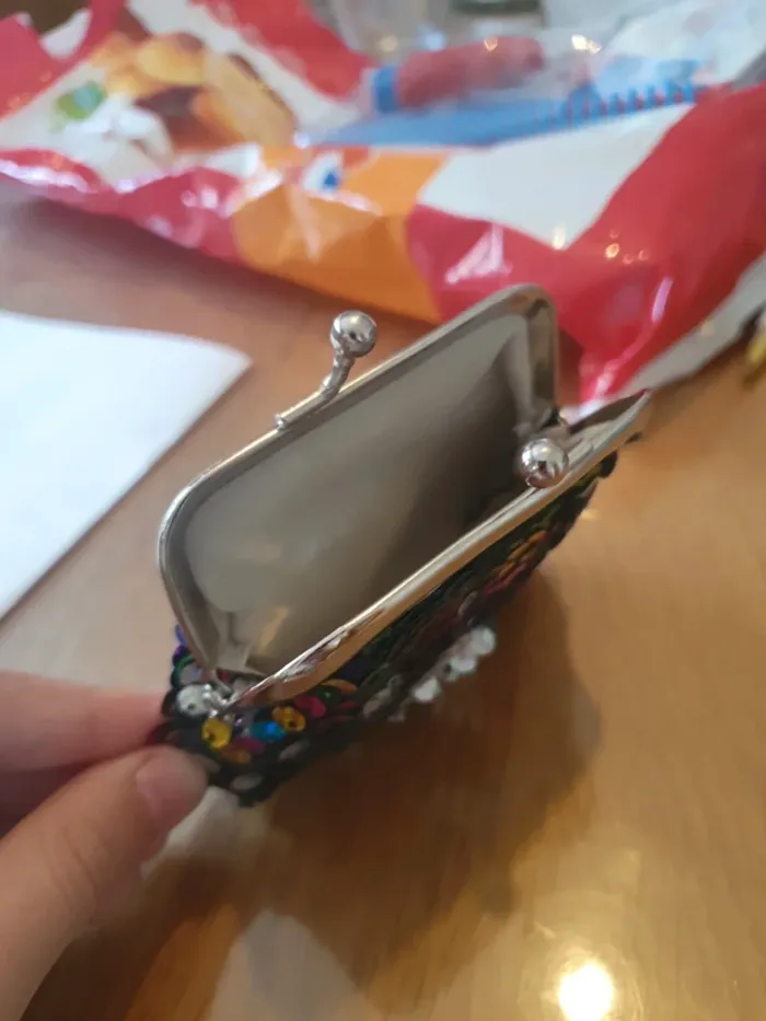 Petit porte-monnaie en sequin - photo numéro 3