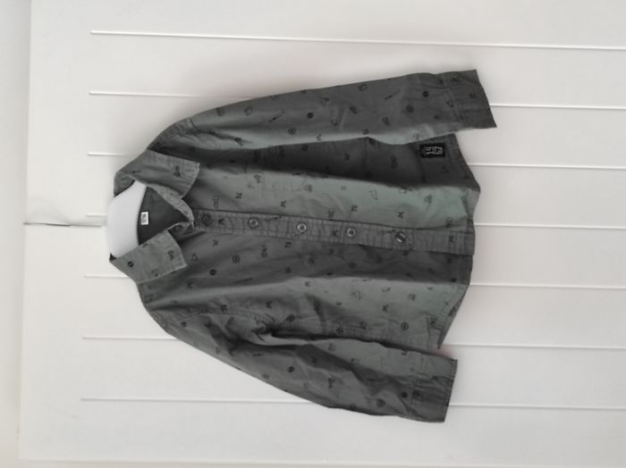 Chemise ML garçon 4 ans – Kaki – Motifs divers - photo numéro 2