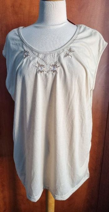 T-shirt crème avec broderie taille 2xl