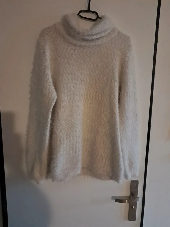 Pull col haut