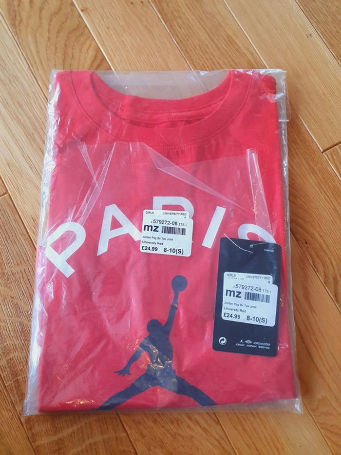 T-Shirt Nike Jordan PSG Rouge pour fille (croped) taille 8-10 ans neuf sous blister - photo numéro 3