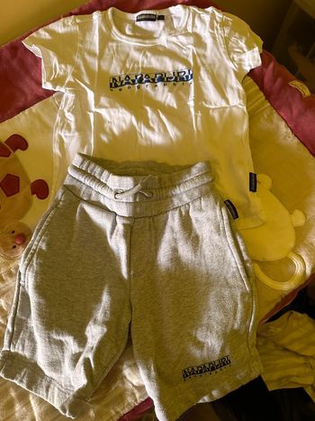 Napapijri short et t-shirt 6 ans