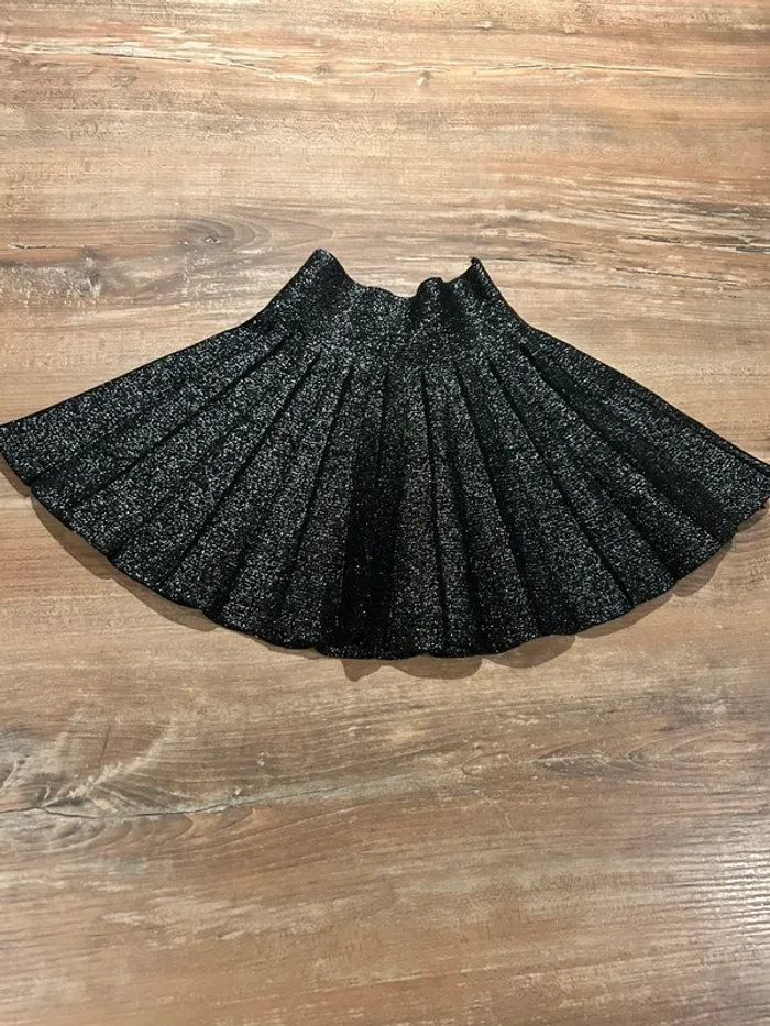 Jupe à paillette neuve 4 ans