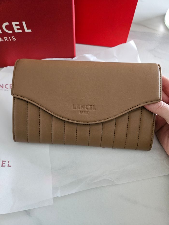 Sac Lancel bandoulière en 1 portefeuille. - photo numéro 2