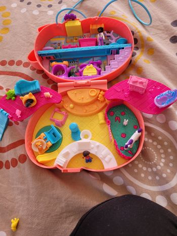 Polly pocket