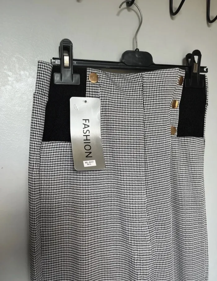 Pantalon noir et blanc - photo numéro 2