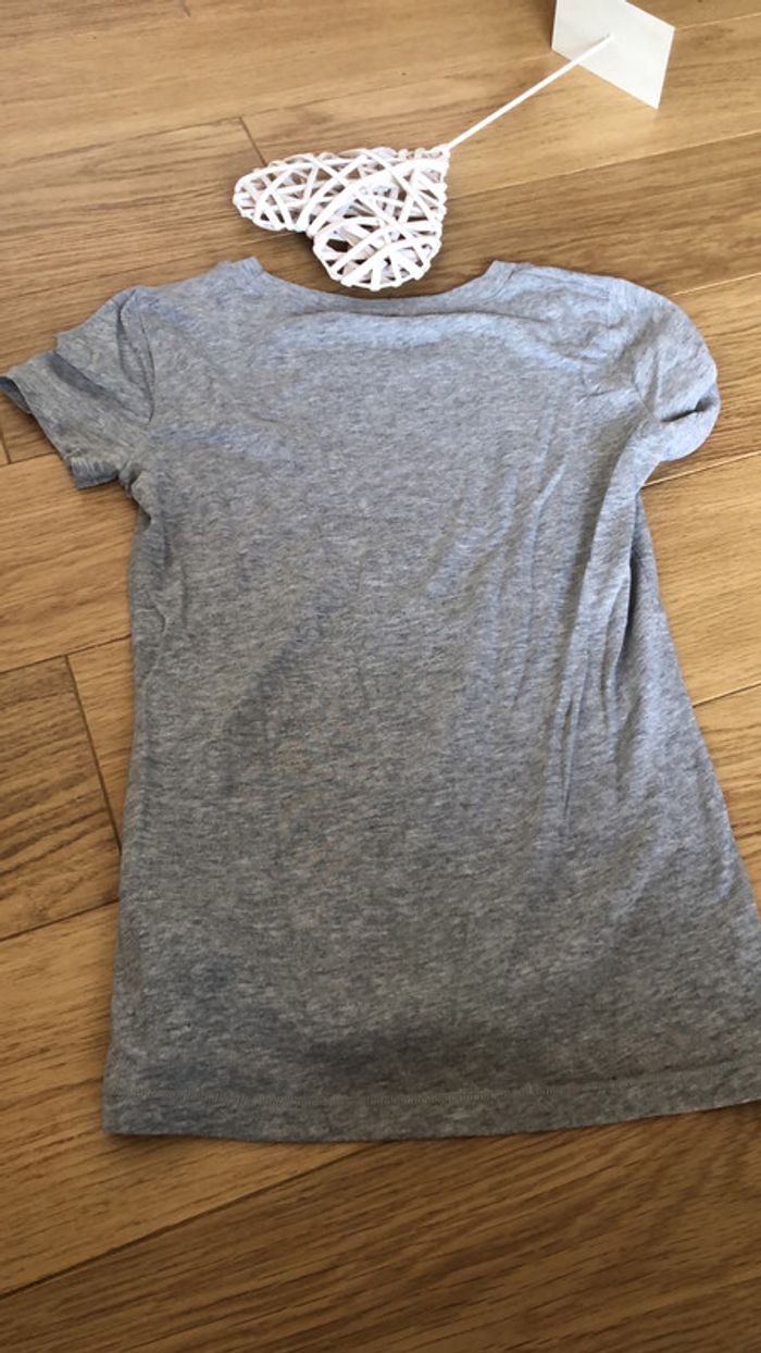 Tee shirt hollister gris et rose fushia taille S - photo numéro 6