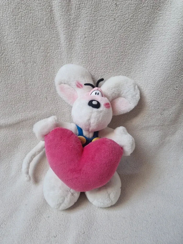 Peluche diddl bisous avec cœur