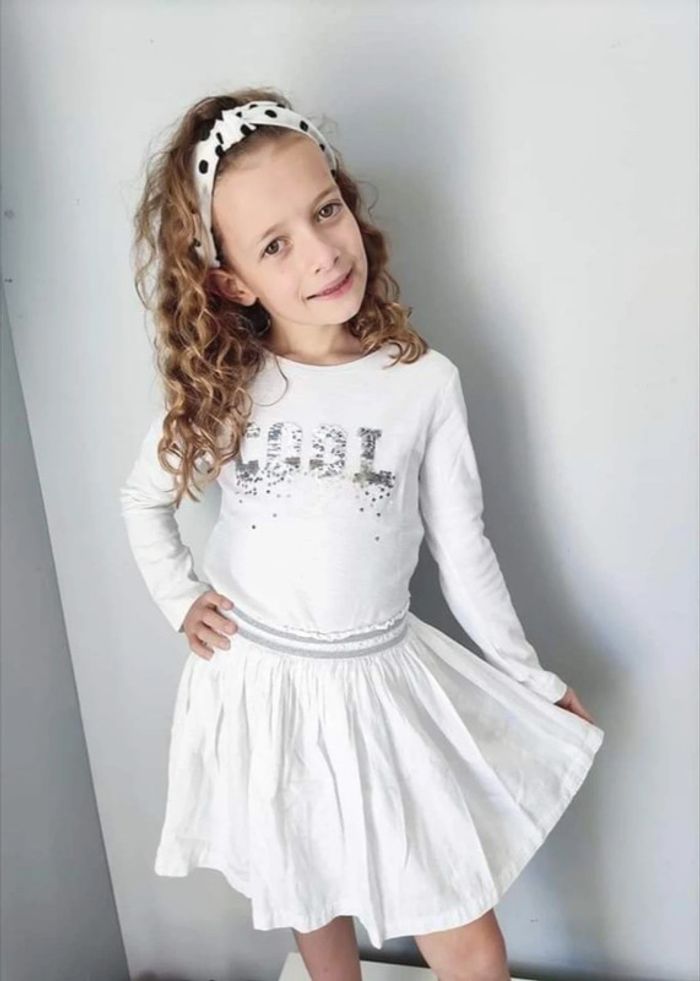 7-8 ans ensemble tape a l'oeil teeshirt (8 ans) et jupe ( 7 ans) -sans bandeau