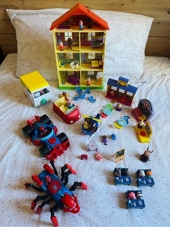 Ensemble Peppa Pig et Spiderman