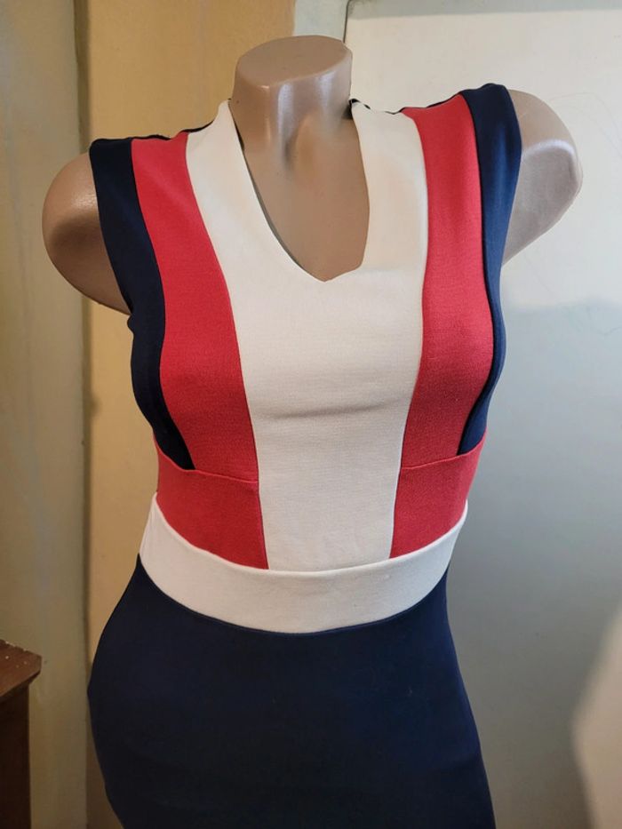 Robe chic droite près du corps - photo numéro 2