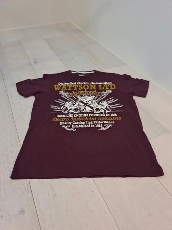 Tee-shirt neuf taille S (taille grand)