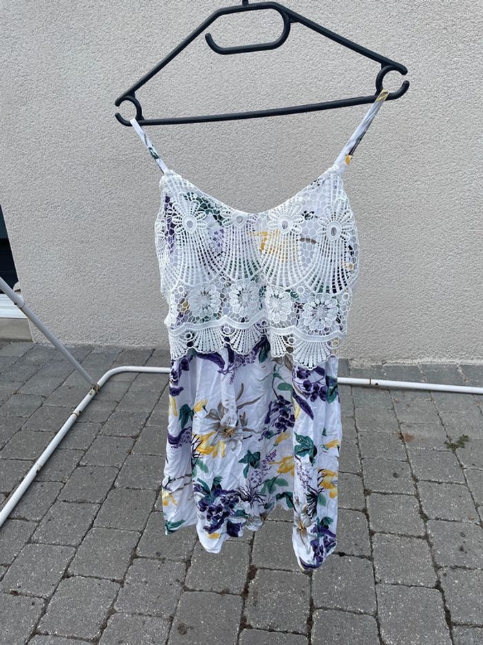 Très belle robe, légère idéale pour l’été