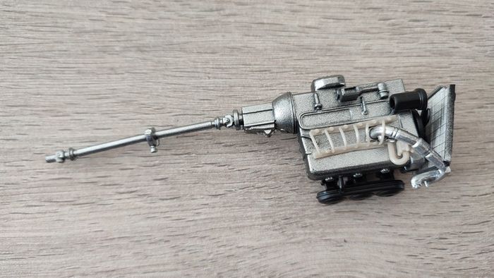 Moteur dans l'état pièce détachée miniature Mercedes Benz 300S 1955 Maisto 1/18 1/18ème #B66 - photo numéro 2