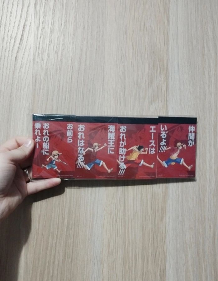 Lot de 4 petits carnets one piece neuf