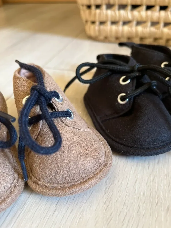 2 paires de chaussures bébé - photo numéro 2