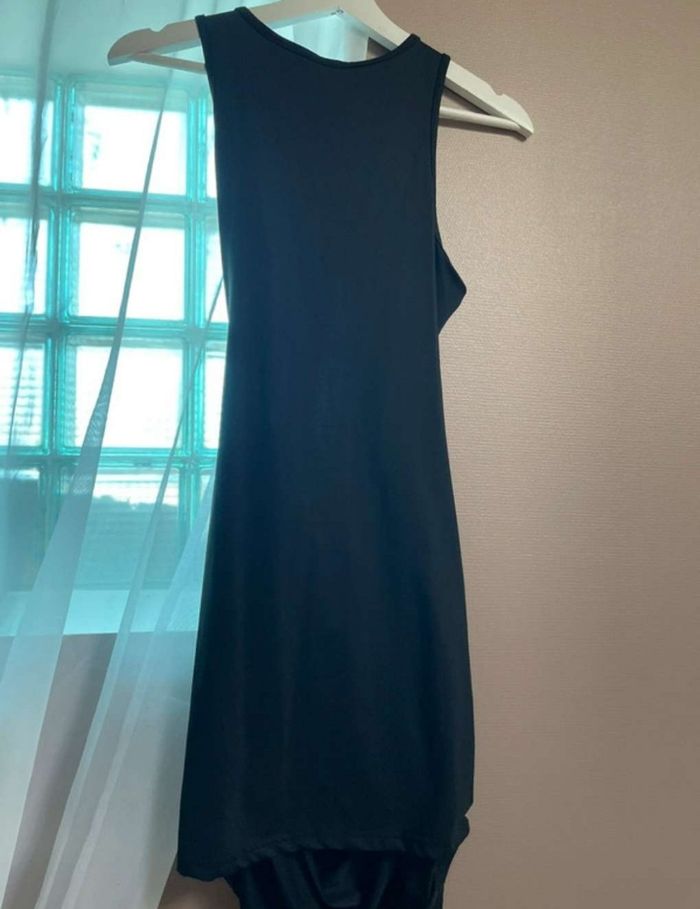Robe noire longue - photo numéro 4
