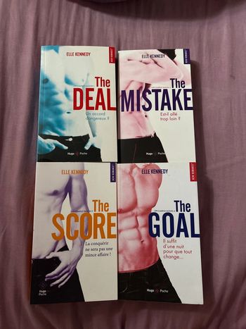 Lot de 4 livres « Off Campus »