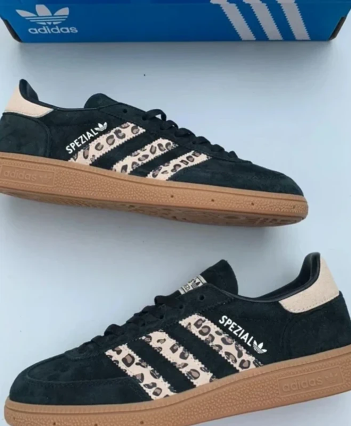 Spéciale Adidas Handball taille 43 - photo numéro 4