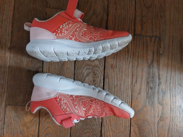 Baskets sport rose - photo numéro 3