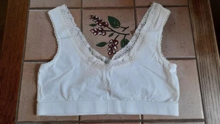 Lot 3 Brassières dentelle écru-rose et noir - photo numéro 2