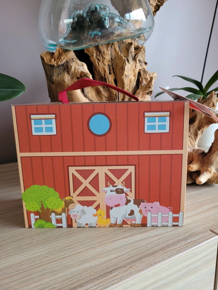 Ferme et personnages en bois - photo numéro 2