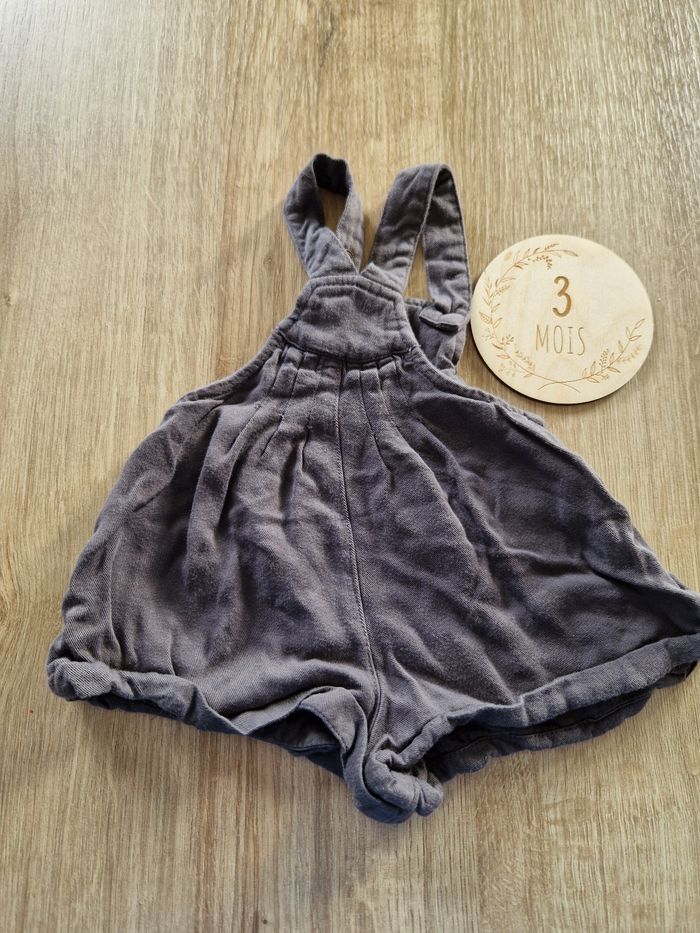 Jolie salopette short - 3 mois - photo numéro 2