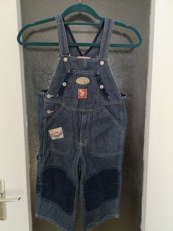 Ensemble Salopette courte en jean et tee shirt