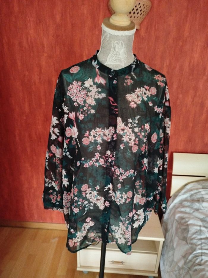 Chemisier fleuri en transparence - photo numéro 5