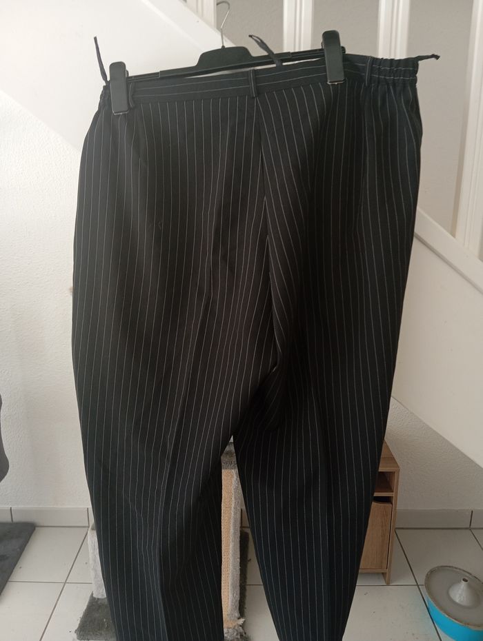 Pantalon noir rayé