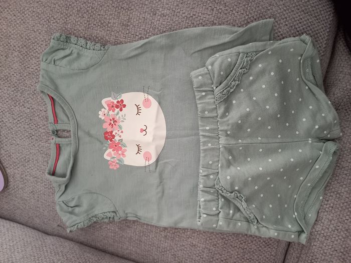 Ensemble short et tee-shirt C&A 3/6 mois