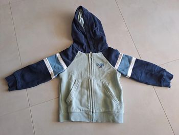 Sweat zippé vert bleu requin Vertbaudet 4A -TBE