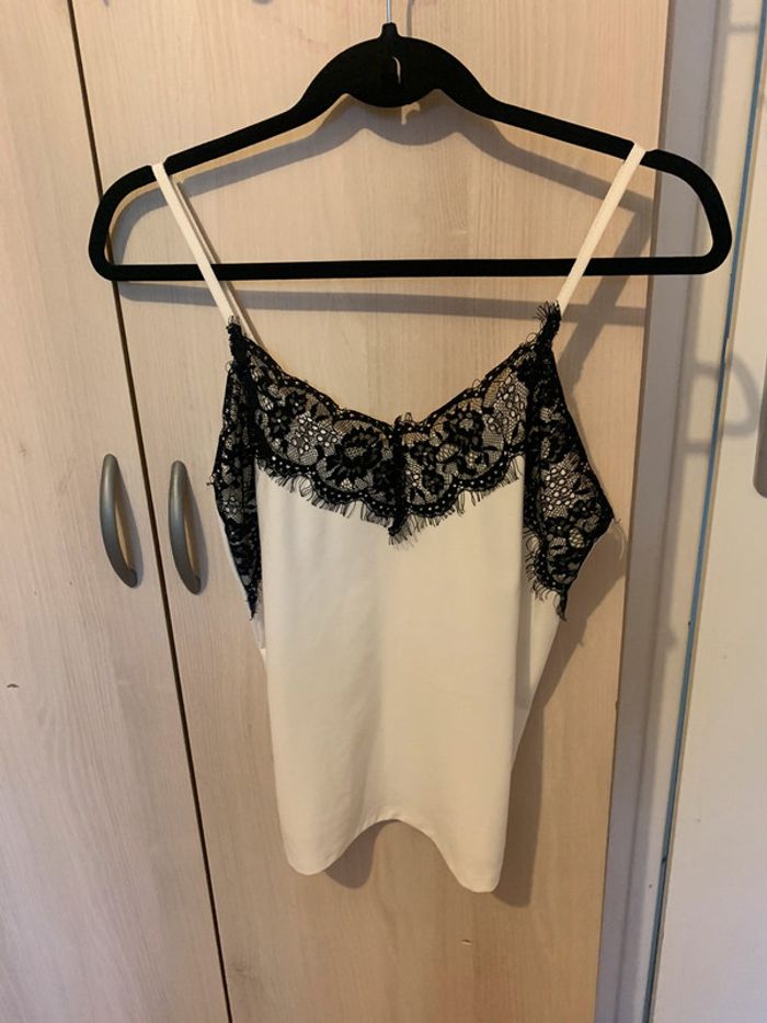 Tee Shirt à dentelle