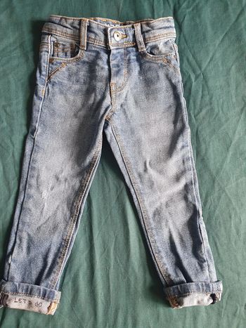 Jean slim 2 ans tape à l'oeil